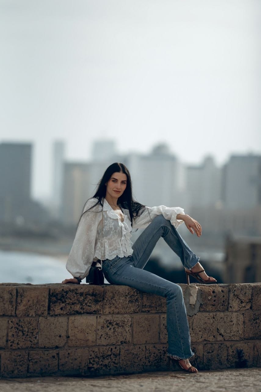 ליזה מעסה חלומית בת 25 כוסית בתל אביב