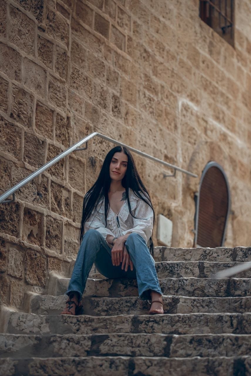 ליזה מעסה חלומית בת 25 כוסית בתל אביב